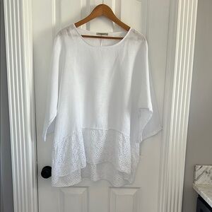 Francesca Bettina White Linen Top with Relaxed Fit 2X